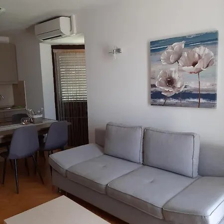 Mihael And Melani Apartmán *