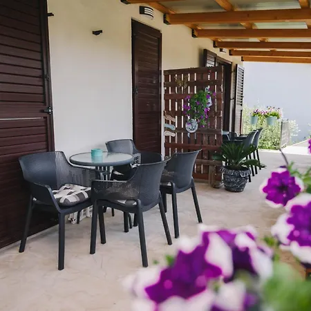 Mihael And Melani Appartamento Porec