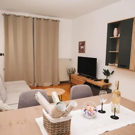 Apartment Mihael And Melani Poreč