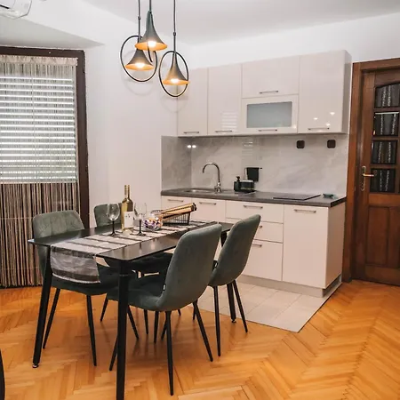 Mihael And Melani Apartment